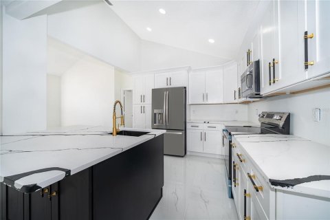Villa ou maison à vendre à Apopka, Floride: 4 chambres, 215.07 m2 № 2303318 - photo 17