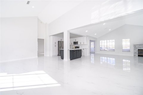 Villa ou maison à vendre à Apopka, Floride: 4 chambres, 215.07 m2 № 2303318 - photo 11