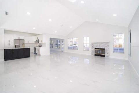 Villa ou maison à vendre à Apopka, Floride: 4 chambres, 215.07 m2 № 2303318 - photo 19