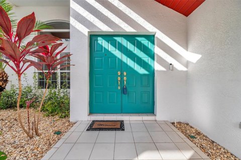 House in Wesley Chapel, Florida 3 bedrooms, 242.01 sq.m. № 2329623 - photo 8