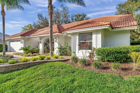 House in Wesley Chapel, Florida 3 bedrooms, 242.01 sq.m. № 2329623 - photo 3