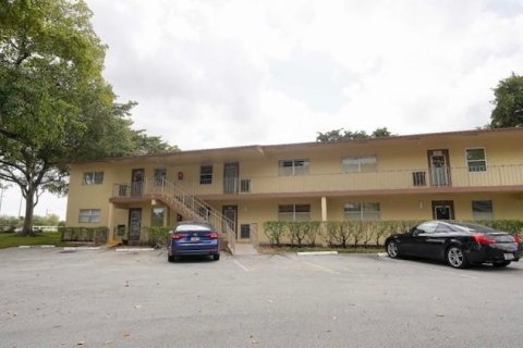 Condominio en venta en Margate, Florida, 2 dormitorios, 91.97 m2 № 1061196 - foto 1