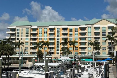 Condo in Boynton Beach, Florida, 1 bedroom  № 1136395 - photo 1