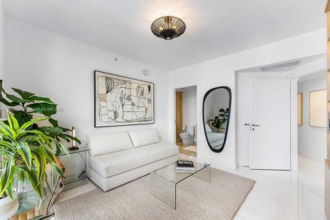 Condo in Miami, Florida, 2 bedrooms  № 1953129 - photo 27