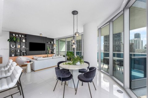 Condo in Miami, Florida, 2 bedrooms  № 1953129 - photo 14