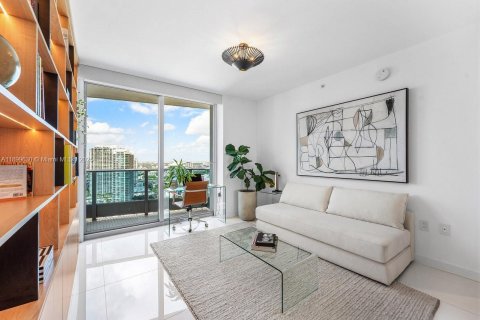 Condo in Miami, Florida, 2 bedrooms  № 1953129 - photo 26
