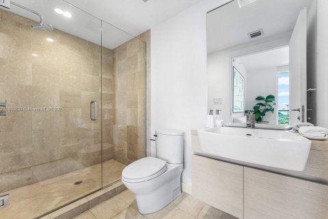 Condo in Miami, Florida, 2 bedrooms  № 1953129 - photo 29