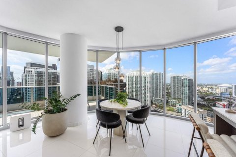 Condo in Miami, Florida, 2 bedrooms  № 1953129 - photo 3
