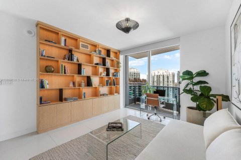 Condo in Miami, Florida, 2 bedrooms  № 1953129 - photo 25