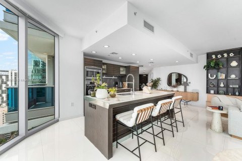 Condo in Miami, Florida, 2 bedrooms  № 1953129 - photo 10