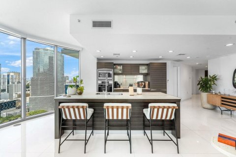 Condo in Miami, Florida, 2 bedrooms  № 1953129 - photo 5