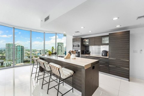 Condo in Miami, Florida, 2 bedrooms  № 1953129 - photo 4