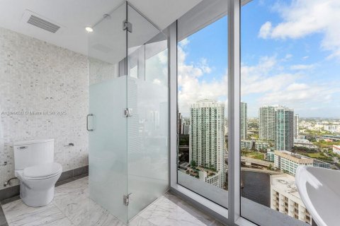 Condo in Miami, Florida, 2 bedrooms  № 1953129 - photo 23