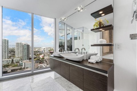 Condo in Miami, Florida, 2 bedrooms  № 1953129 - photo 22