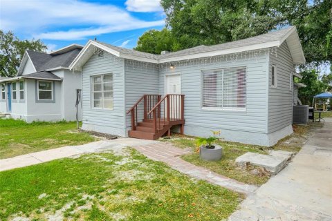 House in Winter Haven, Florida 2 bedrooms, 95.88 sq.m. № 2236056