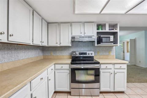 Casa en venta en Zephyrhills, Florida, 2 dormitorios, 145.86 m2 № 2150129 - foto 23