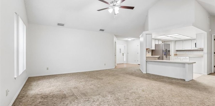 Casa en Zephyrhills, Florida 2 dormitorios, 145.86 m2 № 2150129