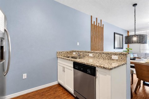 Touwnhouse à vendre à Kissimmee, Floride: 3 chambres, 120.77 m2 № 2394194 - photo 7