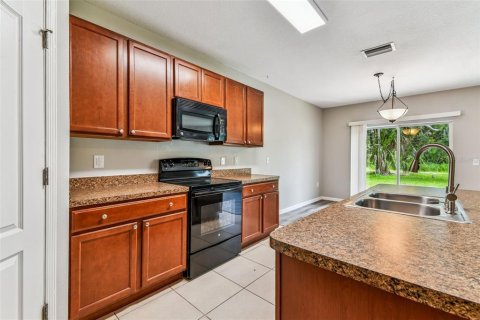House in Palmetto, Florida 5 bedrooms, 268.39 sq.m. № 1873780 - photo 8
