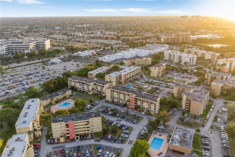 Condo in Miami, Florida, 3 bedrooms  № 2044425 - photo 26