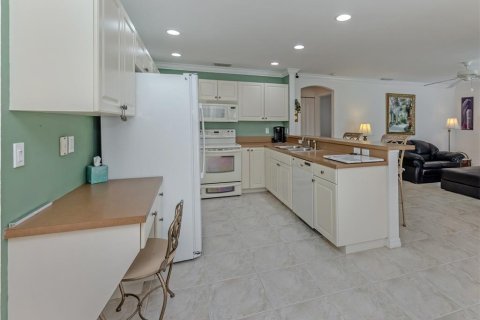 Villa ou maison à vendre à North Port, Floride: 3 chambres, 177.81 m2 № 2306184 - photo 10