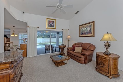 Villa ou maison à vendre à North Port, Floride: 3 chambres, 177.81 m2 № 2306184 - photo 4