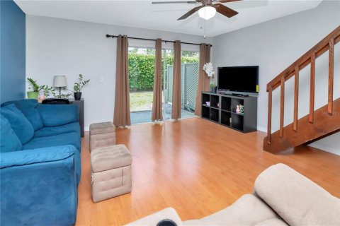 Adosado en venta en Tampa, Florida, 2 dormitorios, 101.64 m2 № 1725785 - foto 4