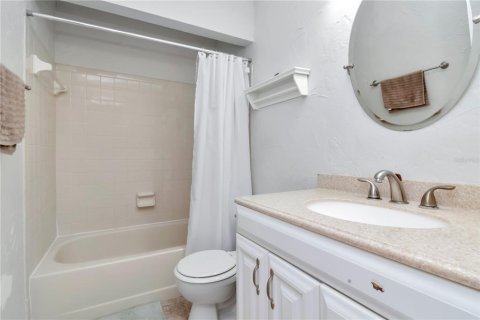 Adosado en venta en Tampa, Florida, 2 dormitorios, 101.64 m2 № 1725785 - foto 8