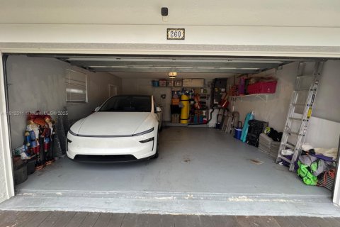 House in Coral Springs, Florida 4 bedrooms, 207.17 sq.m. № 1969065 - photo 4