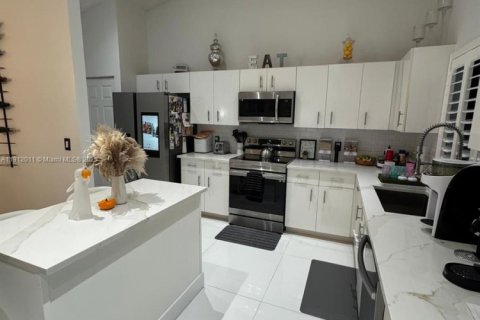 House in Coral Springs, Florida 4 bedrooms, 207.17 sq.m. № 1969065 - photo 13