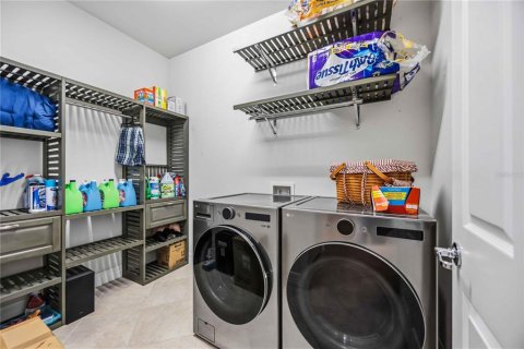 Купить виллу или дом в Норт-Порт, Флорида 10 комнат, 153.66м2, № 2434914 - фото 21