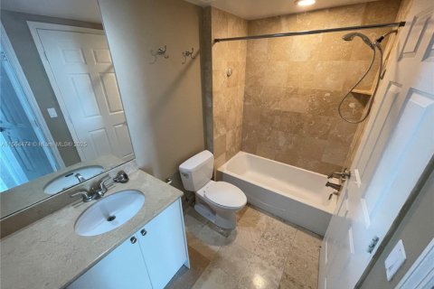 Купить кондоминиум в Халландейл-Бич, Флорида 3 спальни, 137.59м2, № 1933812 - фото 12