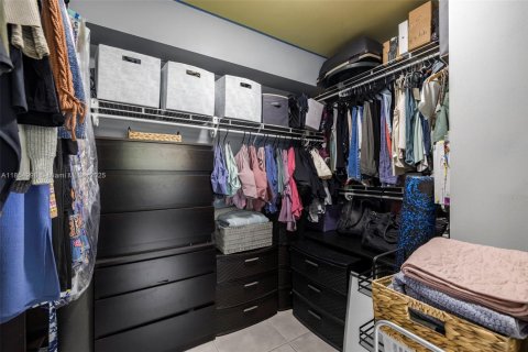 Condo in Miami, Florida, 1 bedroom  № 1888360 - photo 21