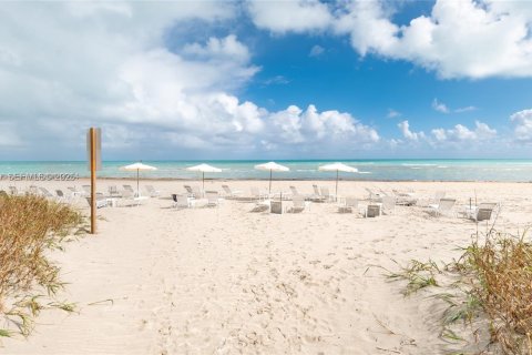 Снять в аренду кондоминиум в Ки-Бискейн, Флорида 1 спальня, 83.15м2, № 1989434 - фото 19