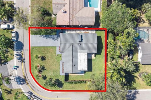 Купить виллу или дом в Корал-Спрингс, Флорида 3 спальни, 147.71м2, № 2021963 - фото 28