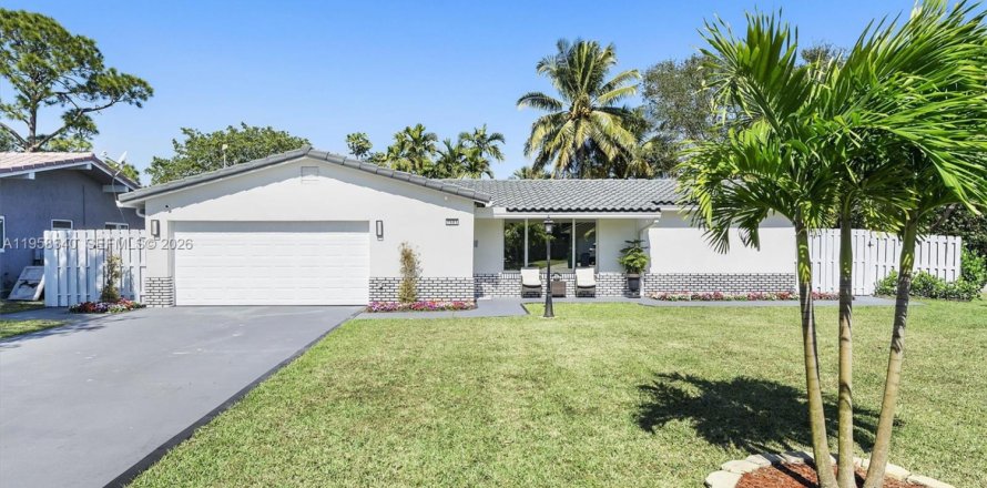 Дом в Корал-Спрингс, Флорида 3 спальни, 147.71м2 № 2021963