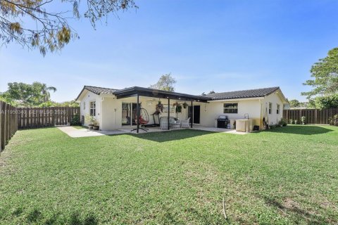 Купить виллу или дом в Корал-Спрингс, Флорида 3 спальни, 147.71м2, № 2021963 - фото 26