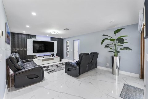 Купить виллу или дом в Корал-Спрингс, Флорида 3 спальни, 147.71м2, № 2021963 - фото 2