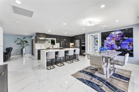 Купить виллу или дом в Корал-Спрингс, Флорида 3 спальни, 147.71м2, № 2021963 - фото 4