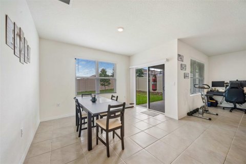 House in Davenport, Florida 3 bedrooms, 160.26 sq.m. № 2132017 - photo 6