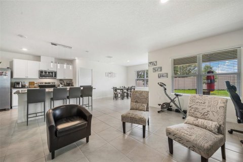 House in Davenport, Florida 3 bedrooms, 160.26 sq.m. № 2132017 - photo 12