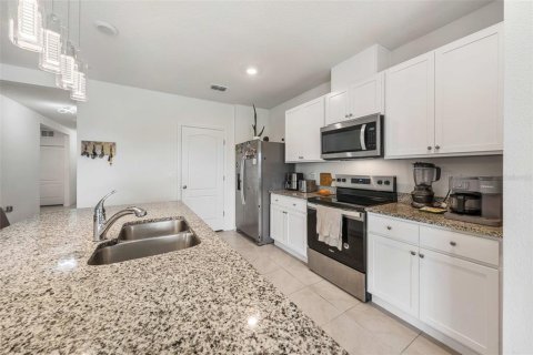 House in Davenport, Florida 3 bedrooms, 160.26 sq.m. № 2132017 - photo 10