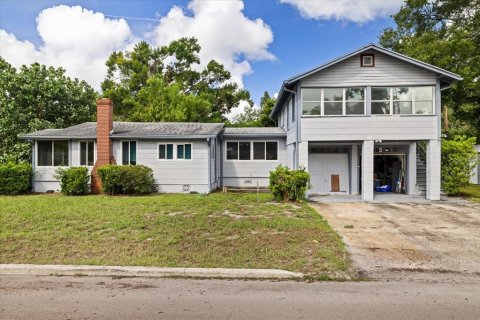 Commercial property in Gulfport, Florida 5 bedrooms, 141.95 sq.m. № 2359257