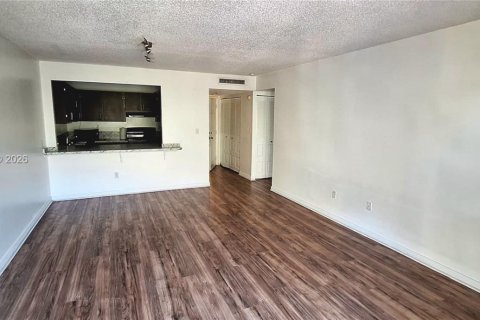 Condominio en alquiler en Miami, Florida, 1 dormitorio, 62.24 m2 № 2026969 - foto 2