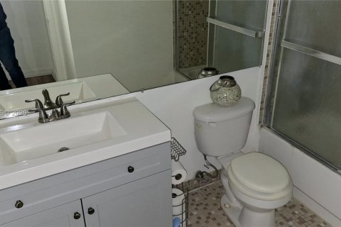 Condominio en alquiler en Miami, Florida, 1 dormitorio, 62.24 m2 № 2026969 - foto 7
