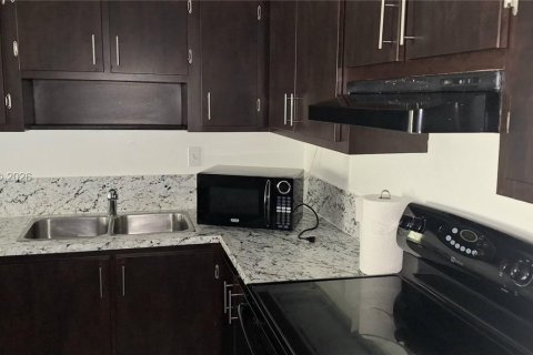 Condominio en alquiler en Miami, Florida, 1 dormitorio, 62.24 m2 № 2026969 - foto 6