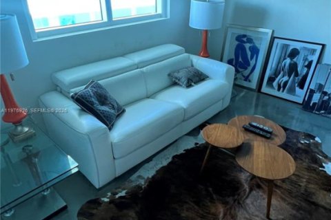 Condo in Miami, Florida, 2 bedrooms  № 2042113 - photo 26