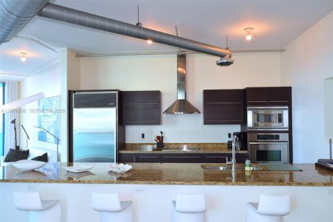 Condo in Miami, Florida, 2 bedrooms  № 2042113 - photo 5