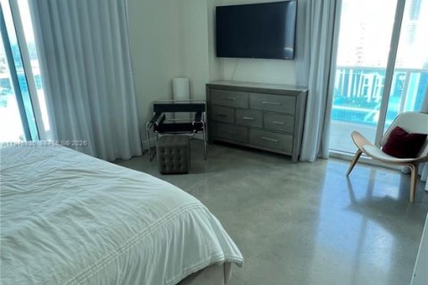 Condo in Miami, Florida, 2 bedrooms  № 2042113 - photo 21