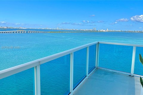 Condo in Miami, Florida, 2 bedrooms  № 2042113 - photo 8